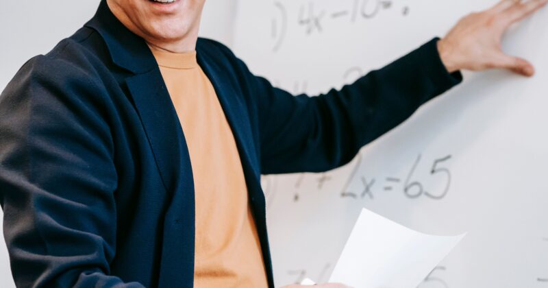Fachkraft für Mathematik und/oder Biologie (m/w/d) zur Prüfungsvorbereitung junger Menschen